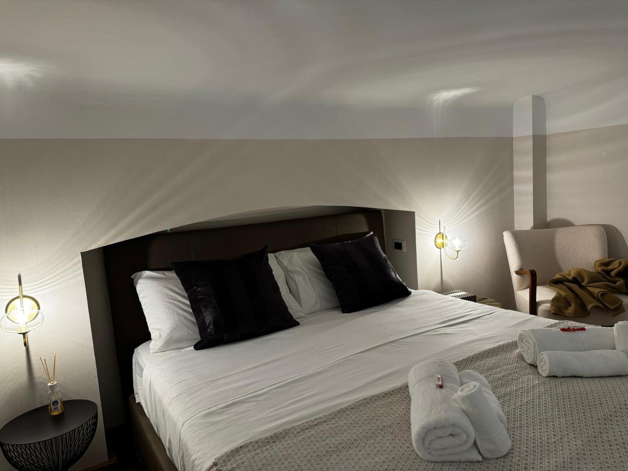 Ferienwohnung Regina Milano In Verona - Sky Tv, Wifi E Breakfast Box Exterior foto